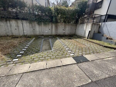 【駐車場】 | キャトルセゾンA棟B棟C棟D棟 犬猫可(フルリノベ戸建) 駐車場2台込賃料