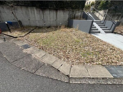 【駐車場】 | キャトルセゾンA棟B棟C棟D棟 犬猫可(フルリノベ戸建) 駐車場2台込賃料