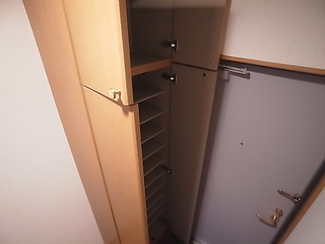 神戸市兵庫区松本通４丁目のアパート