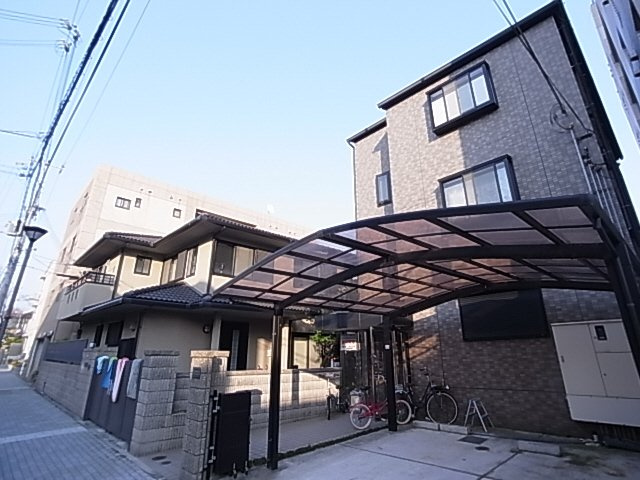 神戸市兵庫区松本通４丁目のアパートの外観