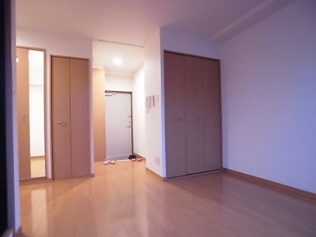 神戸市兵庫区松本通４丁目のアパートの居間・リビング|室内