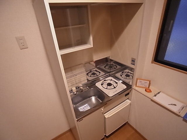 神戸市兵庫区松本通４丁目のアパートのキッチン|ガスキッチン