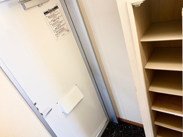 レオパレス喜多Ⅰの玄関