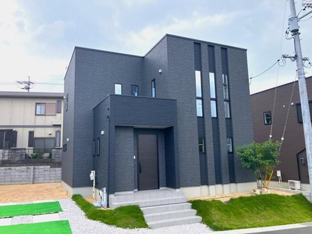 【外観】 | 茶色の外観は非常におしゃれです。