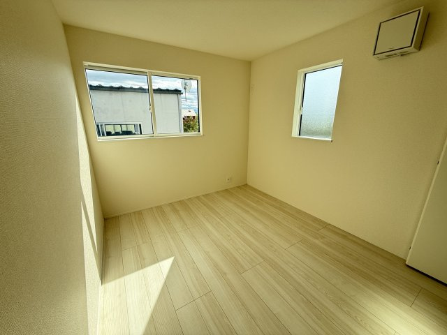 リナージュ高崎新保田中町24-1期　2号棟の洋室|２階洋室1です