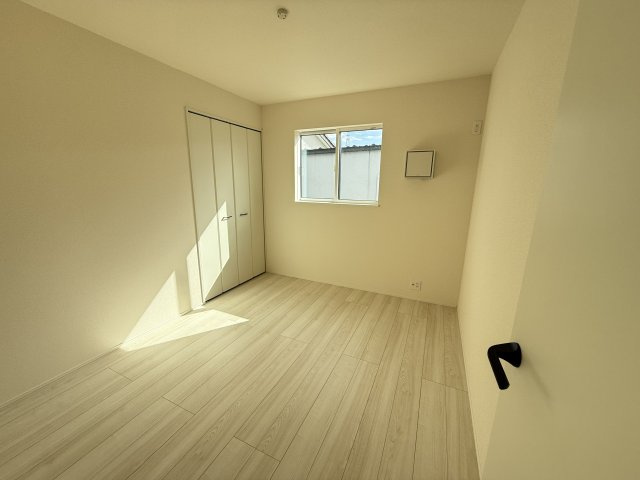 リナージュ高崎新保田中町24-1期　2号棟の洋室|２階洋室2です