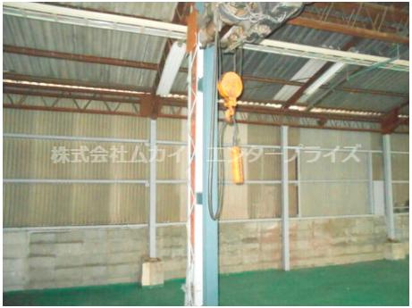 寝屋川市宇谷町　貸倉庫の内装|明るい色調の室内です