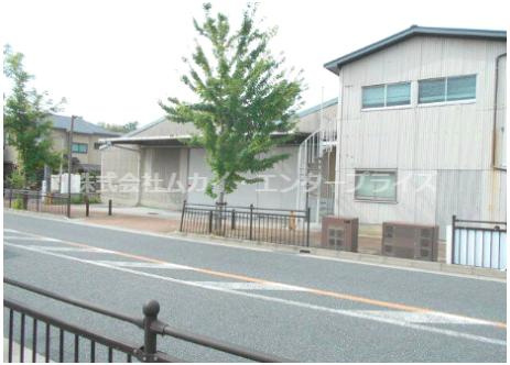 寝屋川市宇谷町　貸倉庫の外観|きれいな外観です