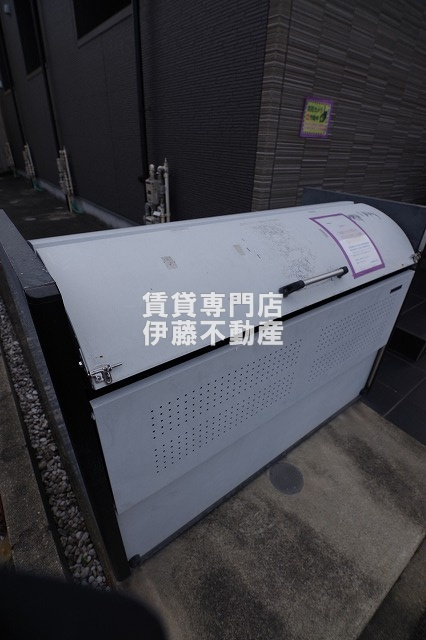 ベーネ浄心のロビー|敷地内ごみ置き場