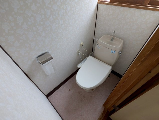 武佐4丁目　中古住宅のトイレ