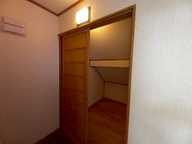 武佐4丁目　中古住宅の収納