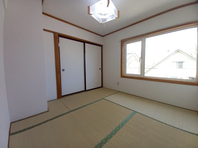 武佐4丁目　中古住宅の和室|4.5帖