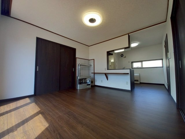 武佐4丁目　中古住宅の居間・リビング