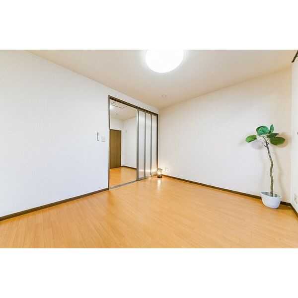 エスペランサⅡの居間・リビング