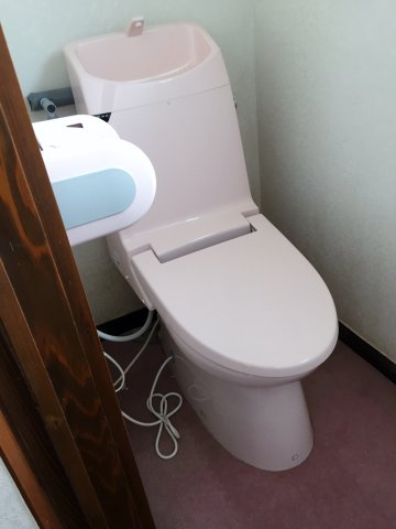 遠野市早瀬町２丁目の一戸建てのトイレ