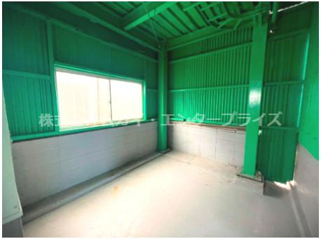 東大阪市弥生町　貸倉庫の内装|内装です