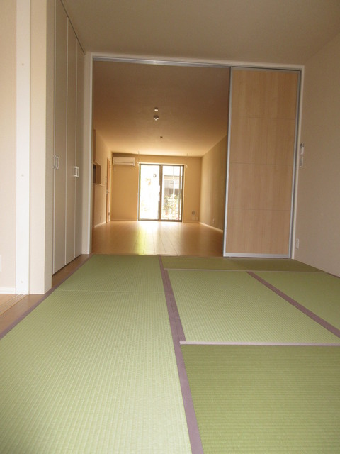 BORIKI　しゃくじい公園　北棟の寝室|★建具の開閉で空間を自由にアレンジ★