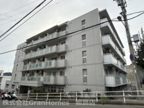 スカイコート姫路の外観