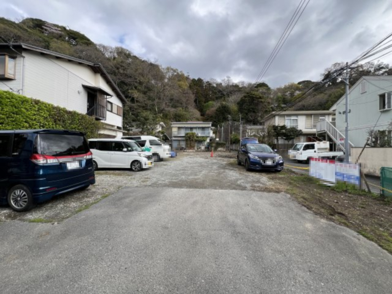 古都鎌倉の寺院が多数点在する場所にある角地で整形地の100坪越えの広々売地の外観