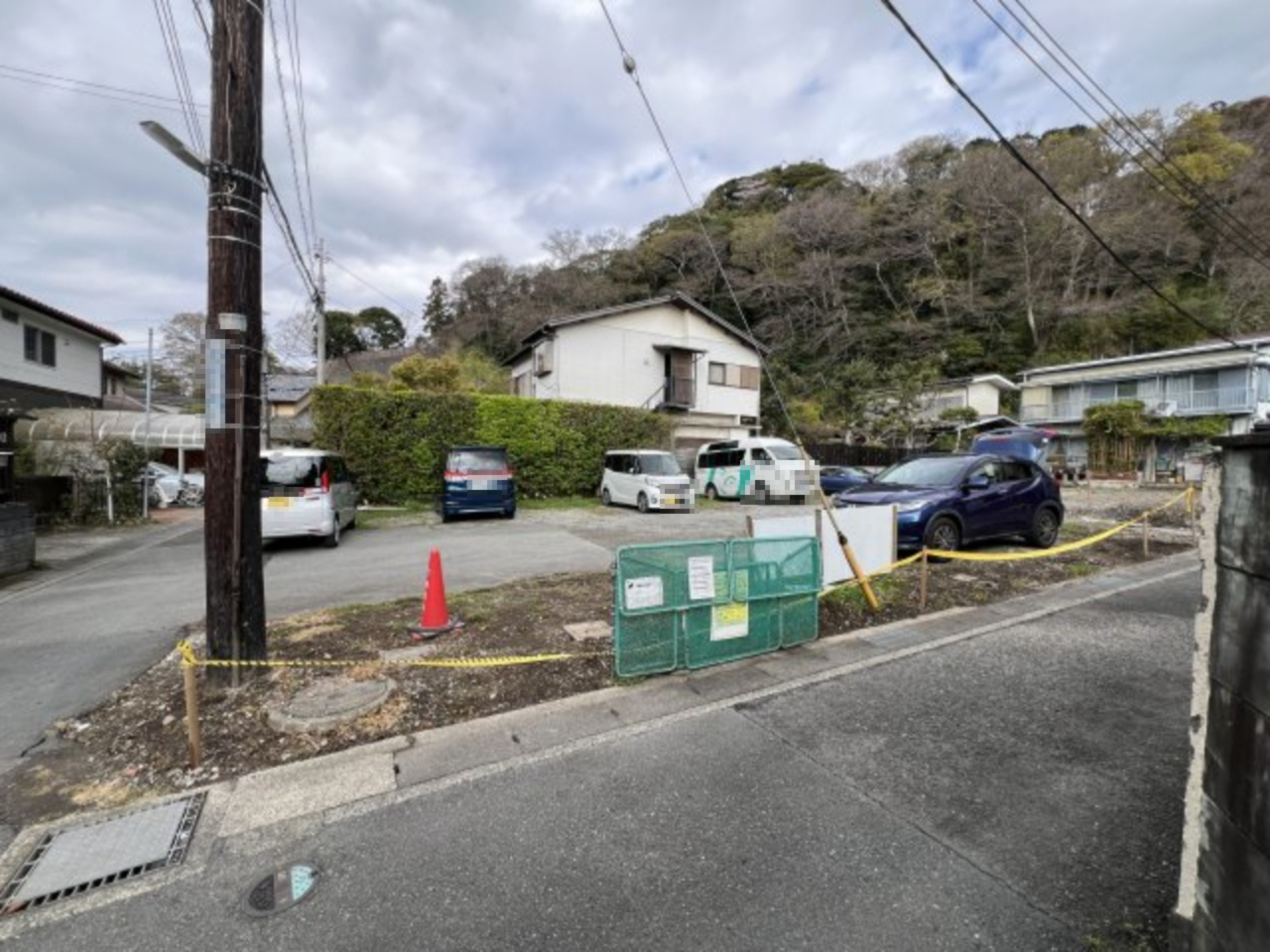 古都鎌倉の寺院が多数点在する場所にある角地で整形地の100坪越えの広々売地の外観
