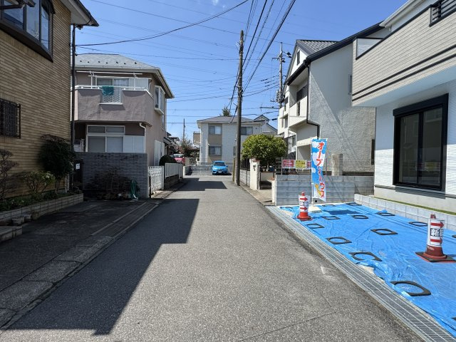 流山市東深井新築戸建（東深井Ⅲ）の前面道路含む現地写真|南側前面道路・幅員約4.5ｍ