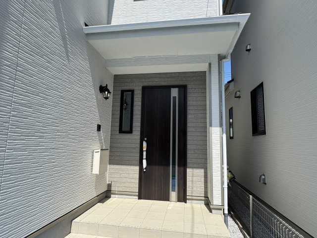 流山市東深井新築戸建（東深井Ⅲ）のエントランス|エントランス・玄関ポーチ