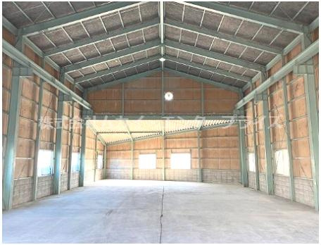 八幡市内里砂畠　貸工場の内装|明るい色調の室内です