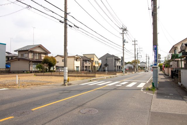 足利市宮北町の売地の前面道路含む現地写真