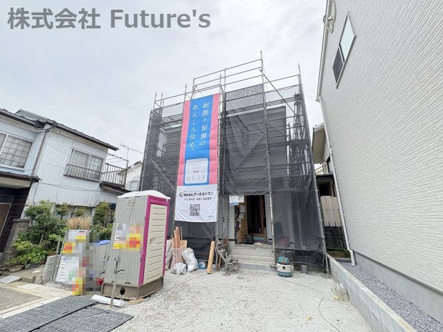三郷市戸ケ崎3丁目　新築戸建　全1棟の外観|前面道路含む現地写真です。