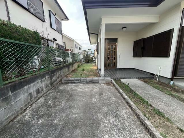 ザットハウスの駐車場