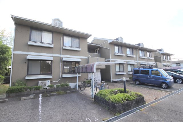 エクレール平城Dのエントランス