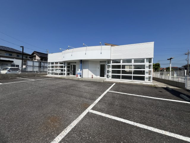 半田市南二ツ坂町１丁目貸店舗の駐車場