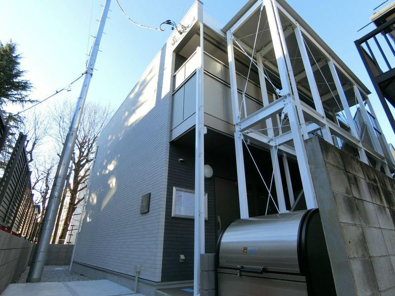 リブリ・ルアージュ学園東のエントランス