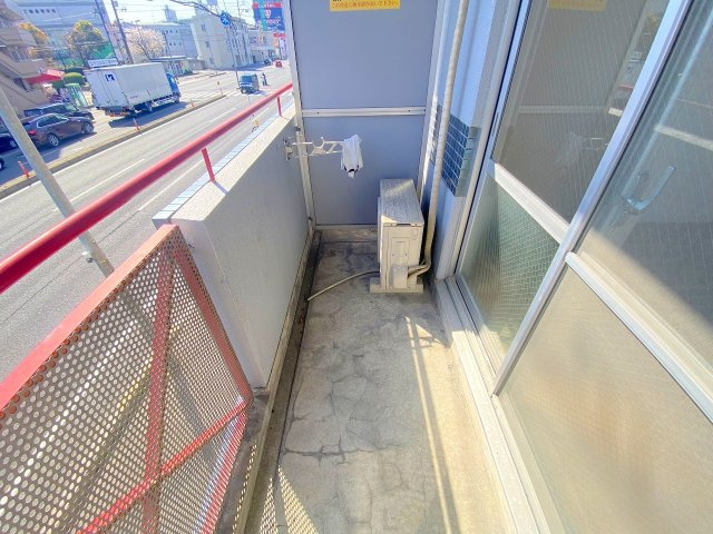 【バルコニー】 | サンルート河野 | お洗濯にも便利なバルコニー付き