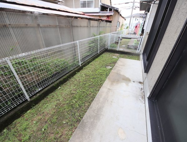 エクレール平城Bの庭