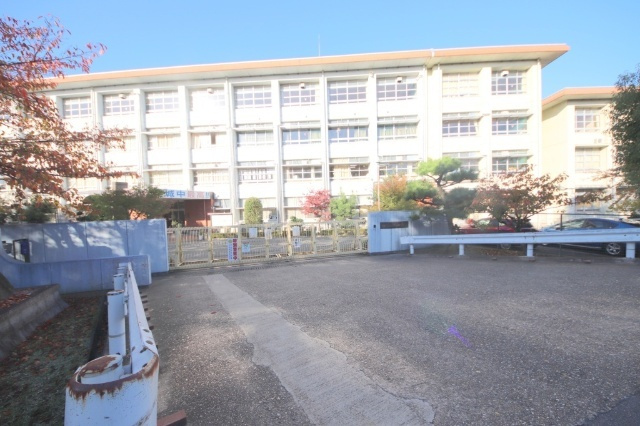 エクレール平城Bの周辺|中学校「奈良市立平城中学校まで847m」