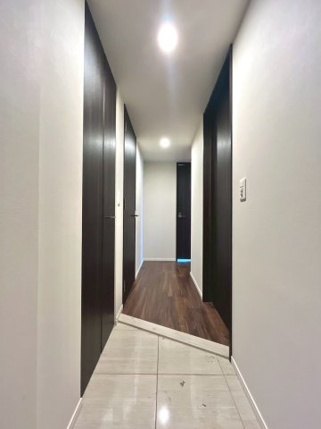 レーベン環状通東 THE RESIDENCEの玄関