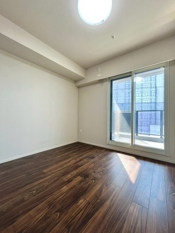 レーベン環状通東 THE RESIDENCEの洋室