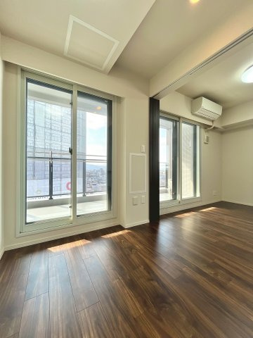 レーベン環状通東 THE RESIDENCEの洋室