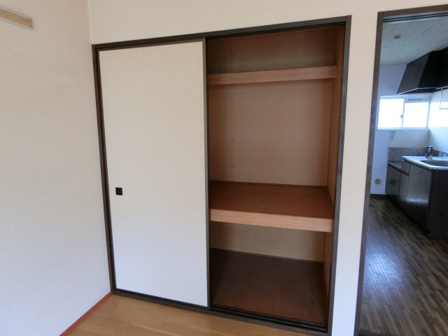 サンパレス成東A棟の収納