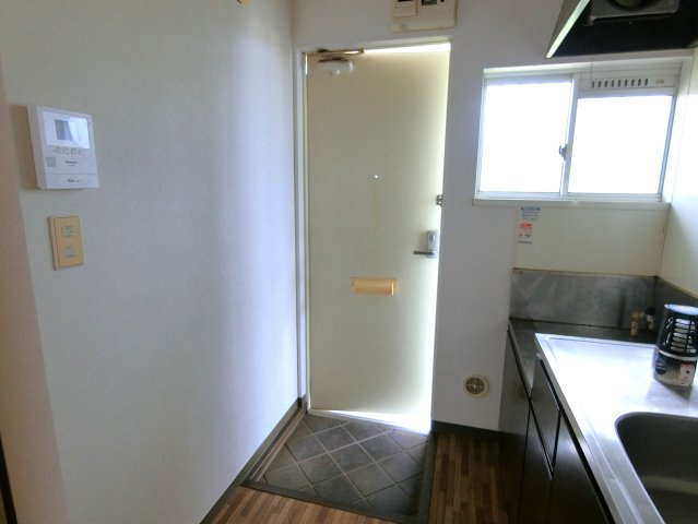 サンパレス成東A棟の玄関