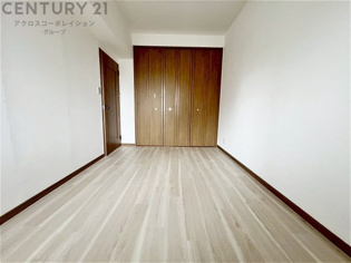 創造性や成長を促す遊びの空間を提供。学習や趣味に集中できる環境を整えます。個別のプライベートスペースは自己表現と自立心を育み、心地よい睡眠環境を整えリラックスできる場所を提供。
