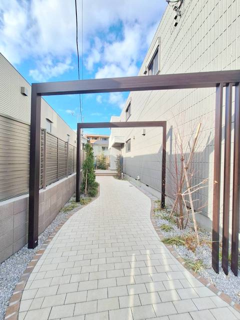 ＰＬＵＳ　ＣＩＴＹのエントランス