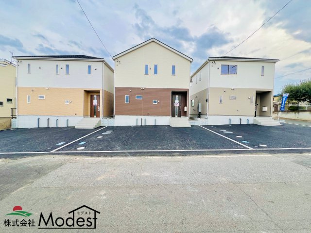 吉岡町下野田の外観|南側のお庭のスペースでは、BBQや家庭菜園なども楽しめます♪