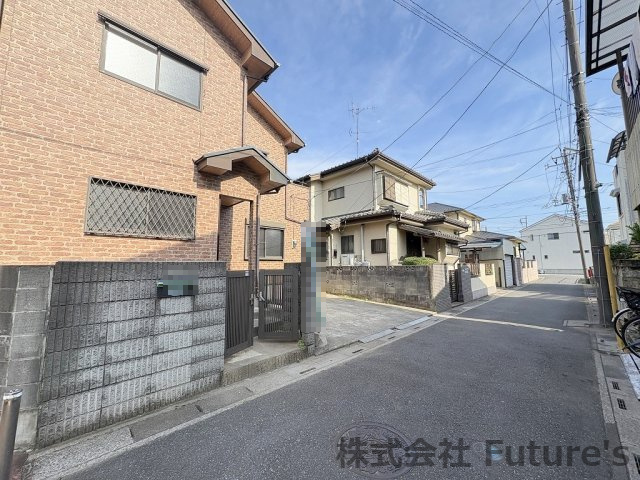 三郷市高州1丁目　中古戸建の前面道路含む現地写真|前面道路含む現地写真です。