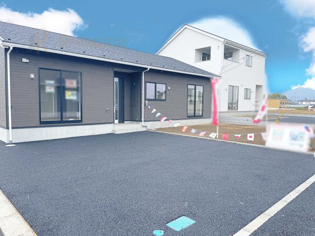 下妻市下妻乙第12　新築戸建て　1号棟の駐車場|カースペースは3台完備。ゲスト用のスペースも確保できますね♪