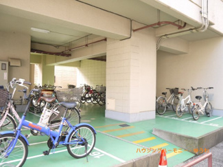 【その他共用部分】 | 建物内に、便利な駐輪場有ります。