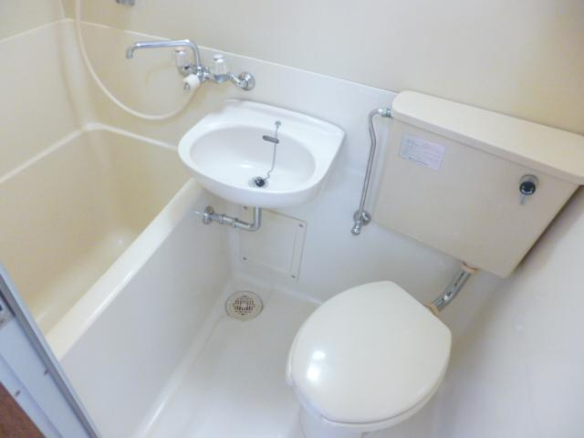 さいたま市桜区大字上大久保の賃貸マンションの浴室|きれいなお風呂です