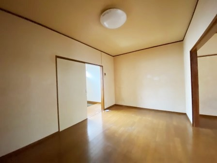 コーポ谷口の居間・リビング|ゆったり過ごせる居間です