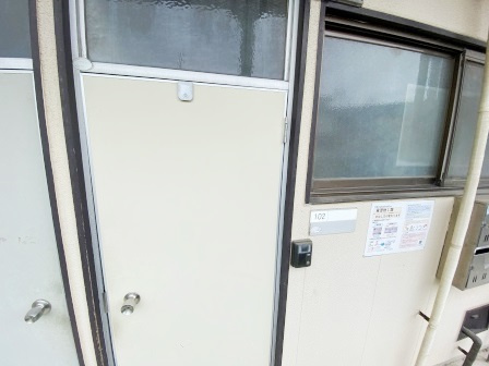 コーポ谷口の玄関|収納もある玄関です